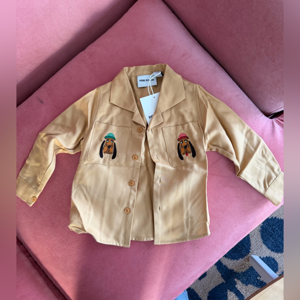 Mini Rodini Tan button up with hound dogs NWT 9-18mo - Picture 4 of 4
